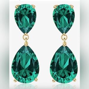Elegant Green Teardrop Earrings Brand New